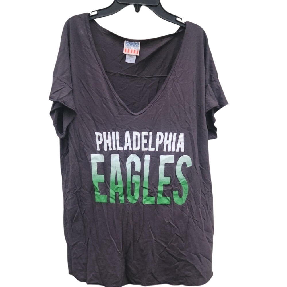 Junk Food Philadelphila Eagles Sporty Football V Neck Tshirt Love Hurts Medium
